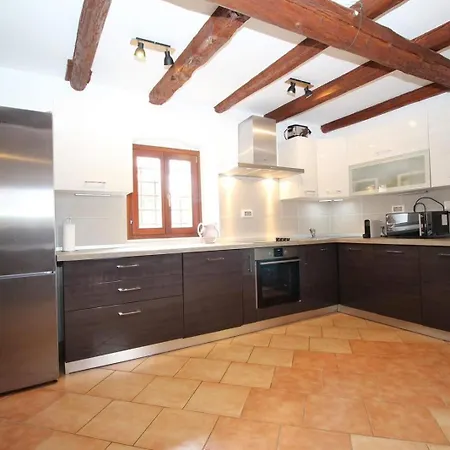 בית נופש House Adriana